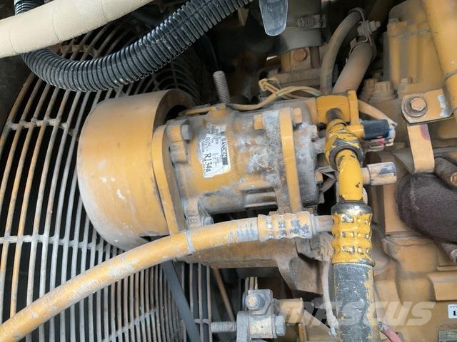 CAT 771D Knik dumptrucks
