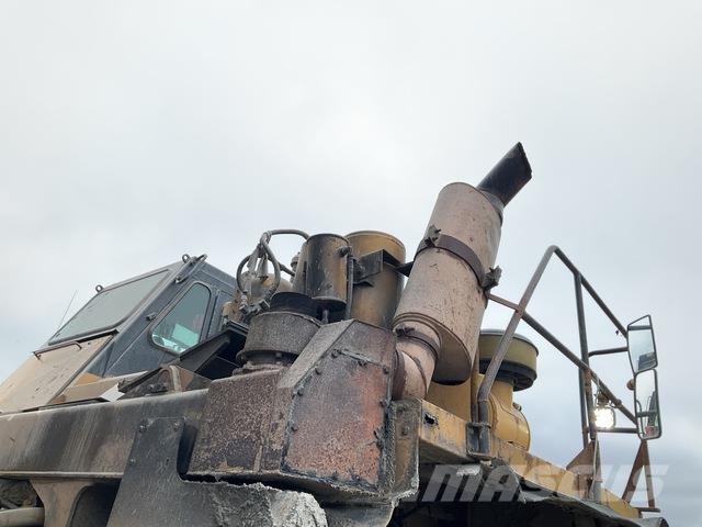 CAT 771D Knik dumptrucks