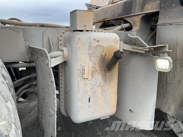 CAT 771D Knik dumptrucks