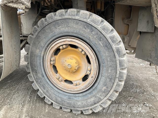 CAT 771D Knik dumptrucks