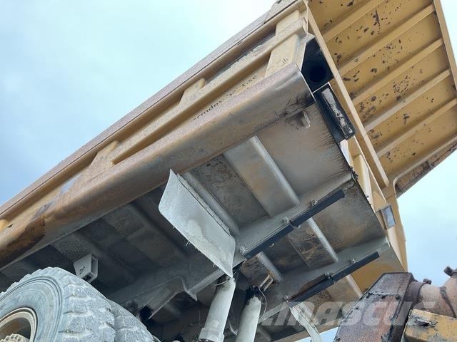 CAT 771D Knik dumptrucks