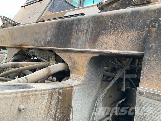 CAT 771D Knik dumptrucks