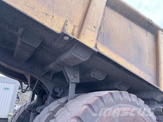 CAT 772G Σπαστό Dump Truck ADT