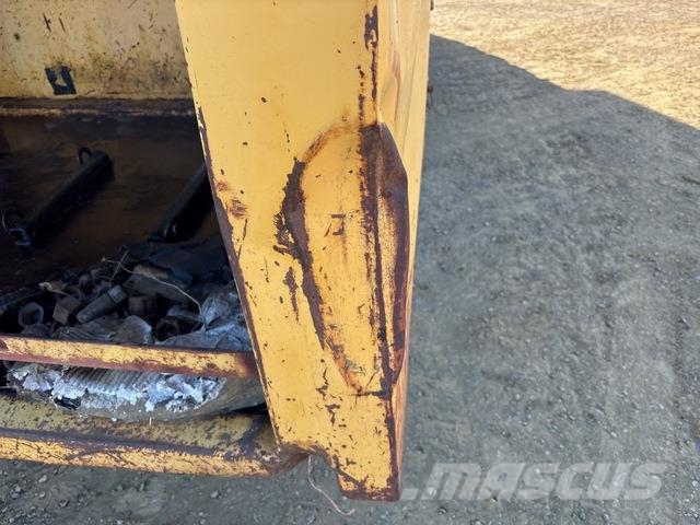 CAT 773B Kamioni cisterne