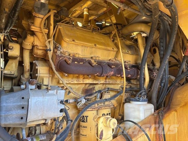 CAT 773B Kamioni cisterne