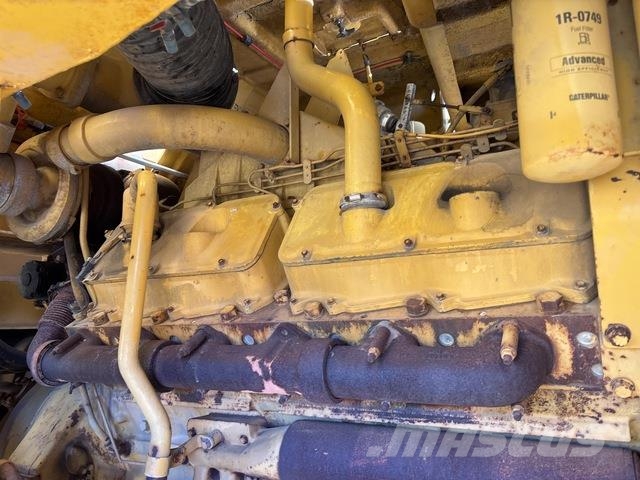 CAT 773B Kamioni cisterne
