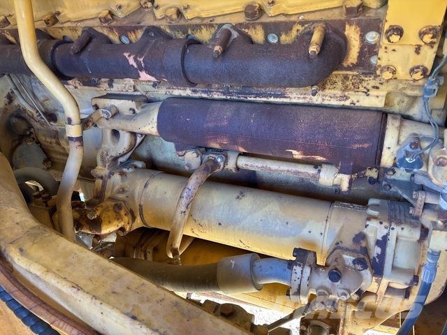 CAT 773B Kamioni cisterne