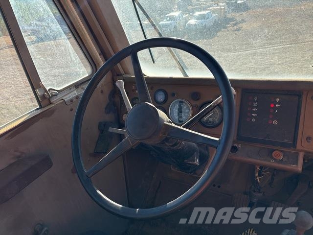 CAT 773B Kamioni cisterne