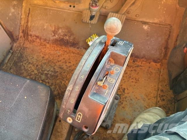 CAT 773B Kamioni cisterne