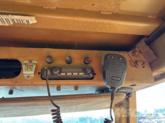 CAT 773B Kamioni cisterne