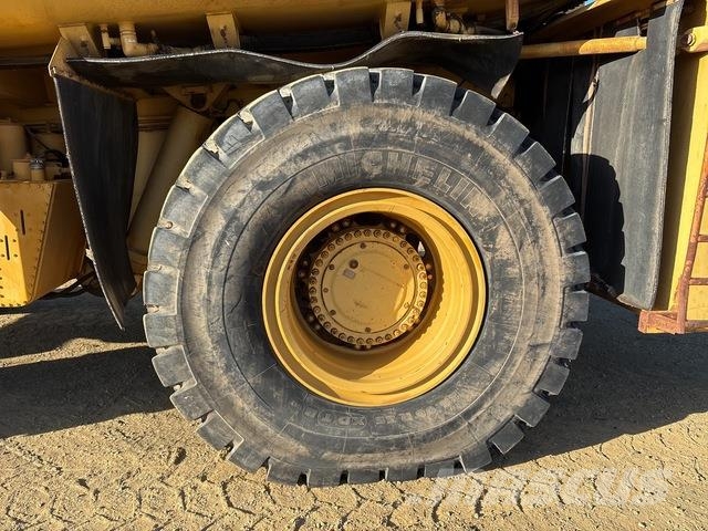 CAT 773B Kamioni cisterne