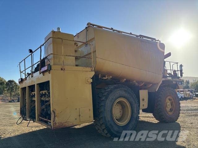 CAT 773B Kamioni cisterne