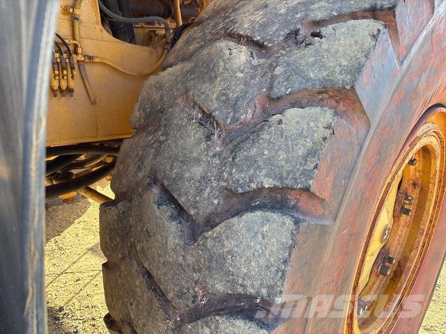 CAT 773B Kamioni cisterne