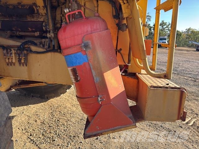 CAT 773B Kamioni cisterne
