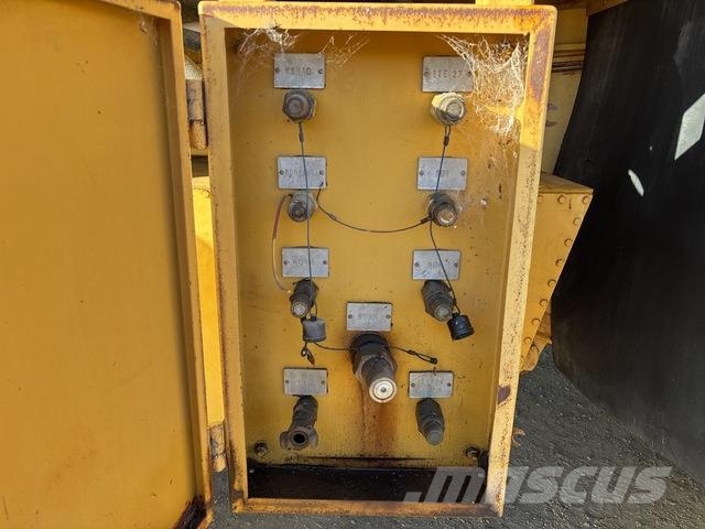 CAT 773B Kamioni cisterne