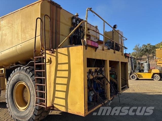 CAT 773B Kamioni cisterne