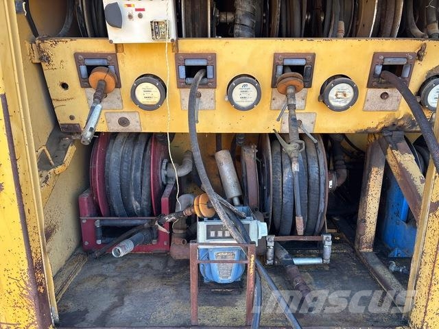 CAT 773B Kamioni cisterne