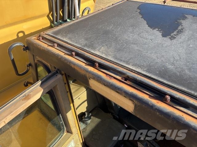 CAT 773B Kamioni cisterne