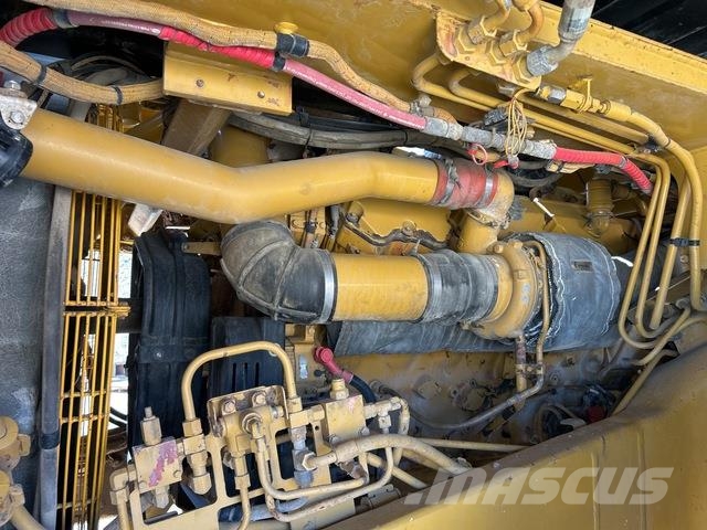 CAT 773F Water bowser