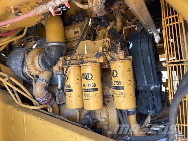 CAT 773F Water bowser