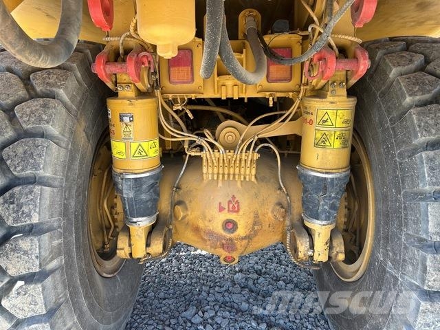 CAT 773F Water bowser