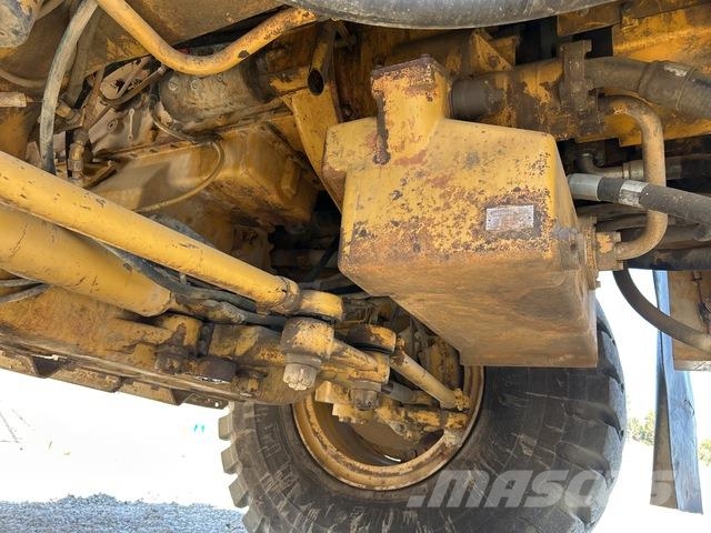 CAT 773F Water bowser