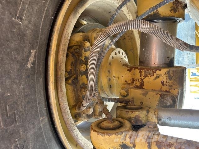 CAT 773F Water bowser
