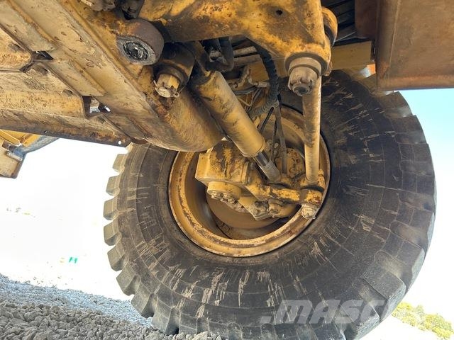 CAT 773F Water bowser