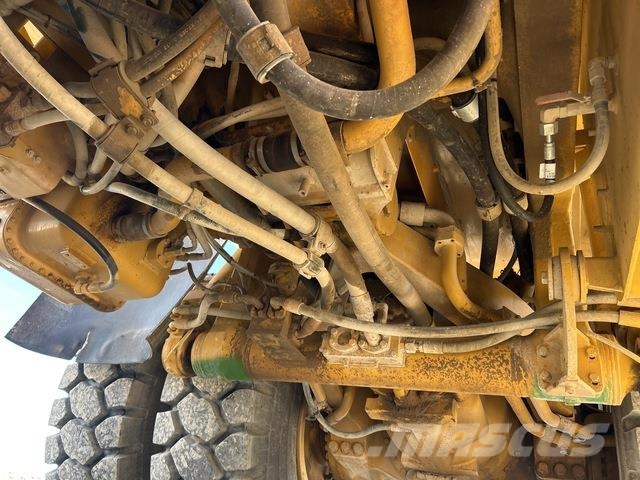 CAT 773F Water bowser