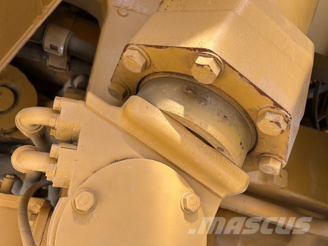 CAT 773F Water bowser