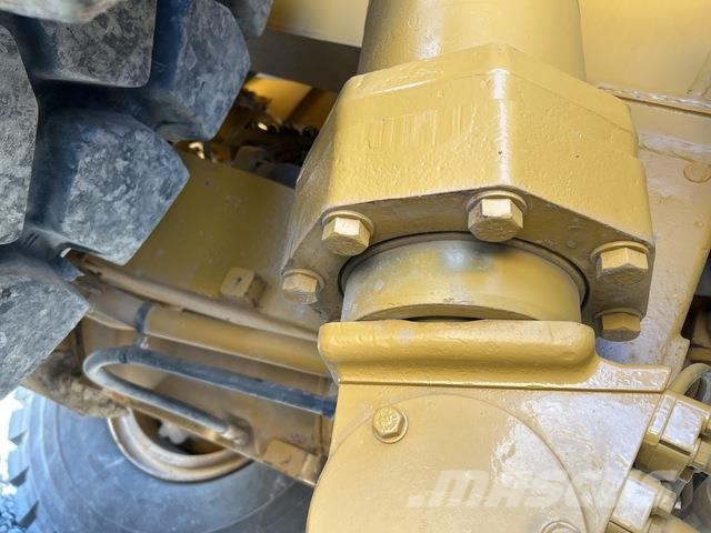 CAT 773F Water bowser
