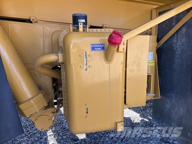 CAT 773F Water bowser