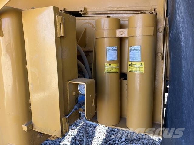 CAT 773F Water bowser
