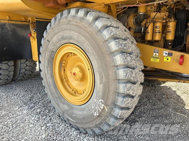 CAT 773F Water bowser