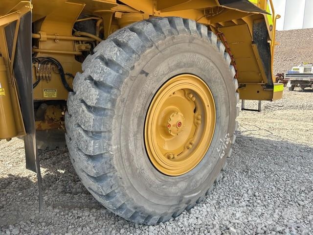 CAT 773F Water bowser