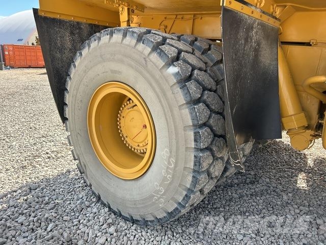 CAT 773F Water bowser