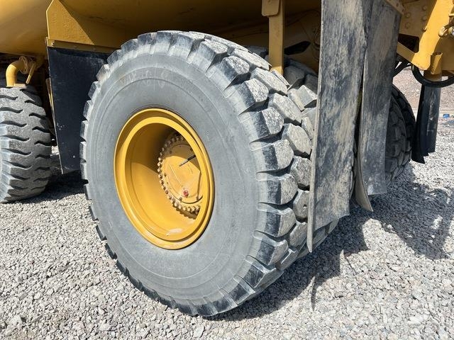 CAT 773F Water bowser