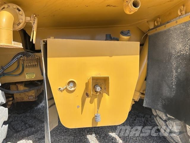 CAT 773F Water bowser
