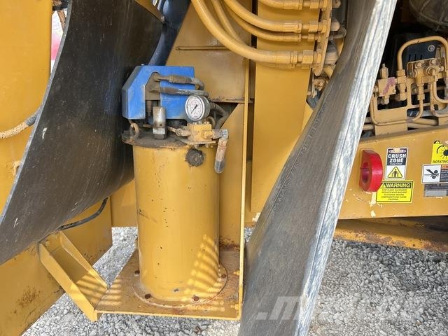 CAT 773F Water bowser