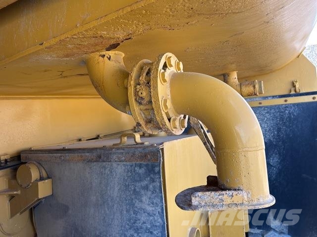 CAT 773F Water bowser