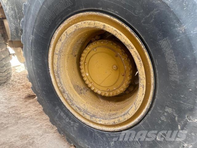 CAT 775E Dumpers articolati