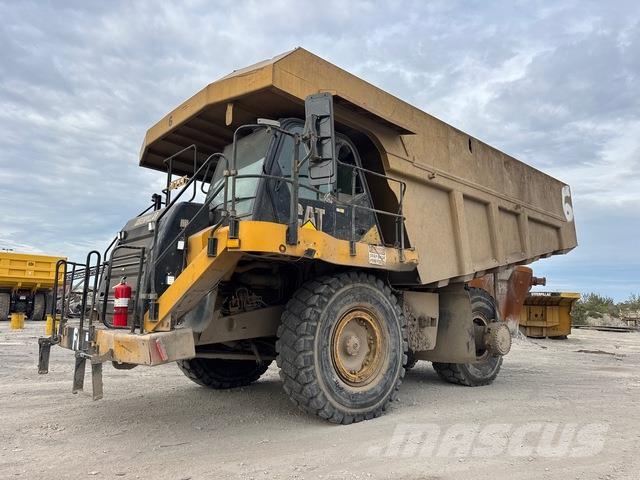 CAT 775F Caminhão basculante articulado ADT