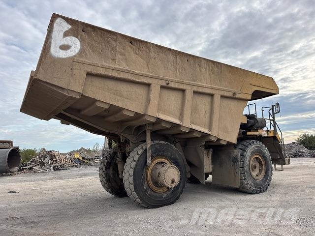 CAT 775F Caminhão basculante articulado ADT