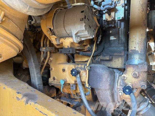 CAT 777B 铰接式自卸车