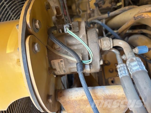 CAT 777B 铰接式自卸车