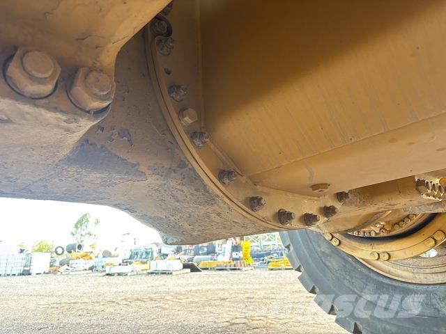 CAT 777B 铰接式自卸车