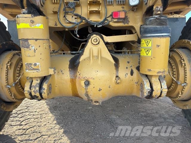 CAT 777B 铰接式自卸车