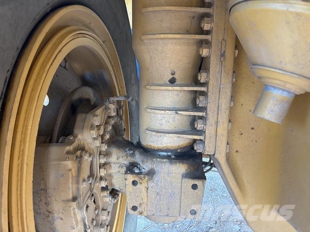 CAT 777B 铰接式自卸车