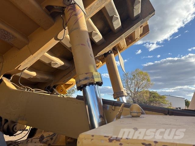 CAT 777B 铰接式自卸车
