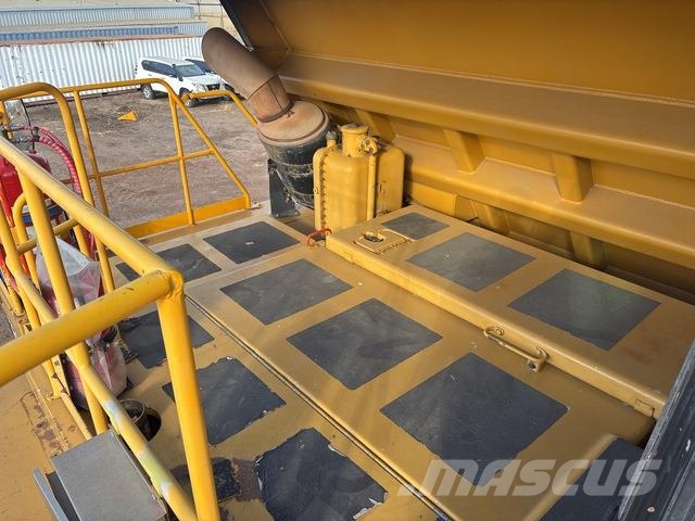 CAT 777B 铰接式自卸车
